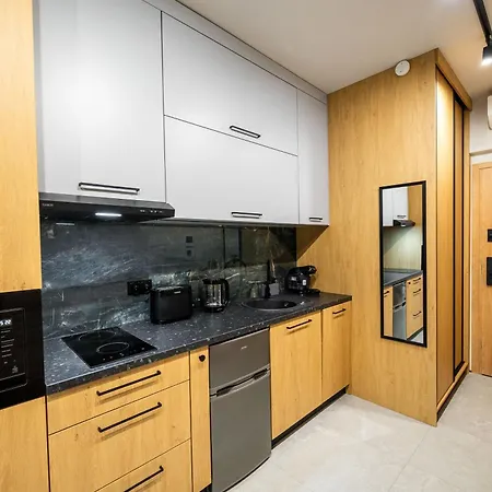 J&m Global Premium 21st Floor Skyline