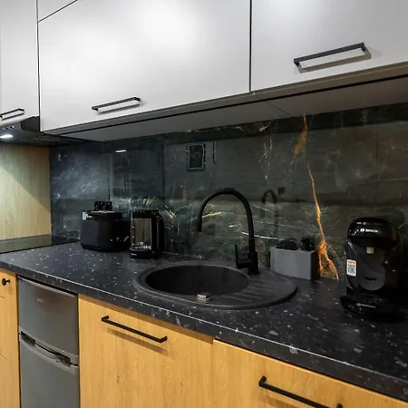 J&m Global Premium 21st Floor Skyline Apartament *