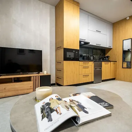 J&m Global Premium 21st Floor Skyline