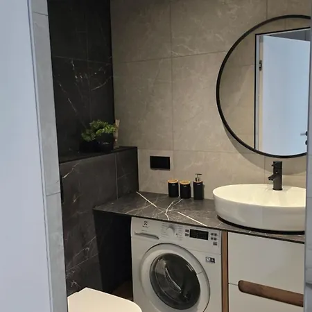 J&m Global Premium 21st Floor Skyline *