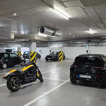 J&m Global Premium 21st Floor Skyline *